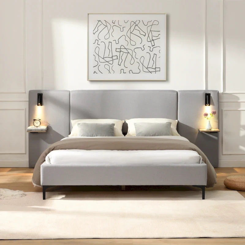 Cama con plataforma de lino gris, estructura grande tapizada con respaldo alado, luces de noche y estantes de almacenamiento