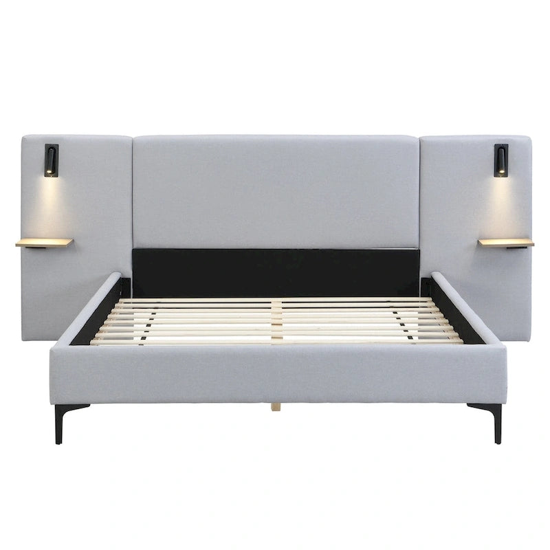 Cama con plataforma de lino gris, estructura grande tapizada con respaldo alado, luces de noche y estantes de almacenamiento