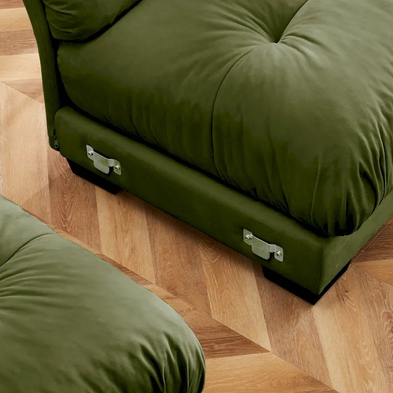 Modulares Ecksofa mit 2 Hockern, bezogen mit Samtstoff