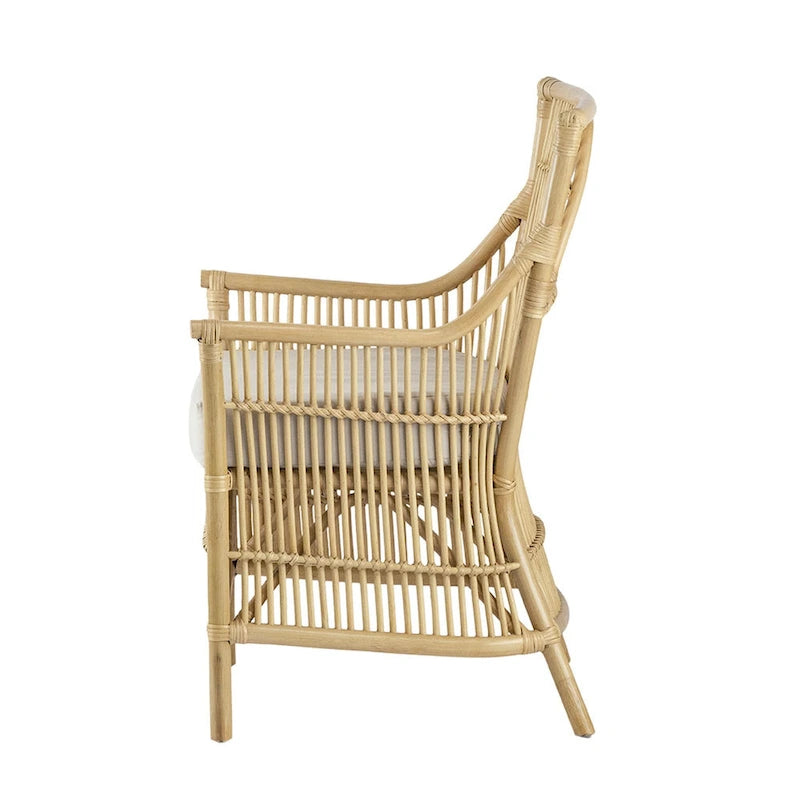 Rattan-Esszimmerstuhl mit Armlehnen, 23 Zoll, gepolsterte Sitzfläche aus weißem Stoff, Naturbraun