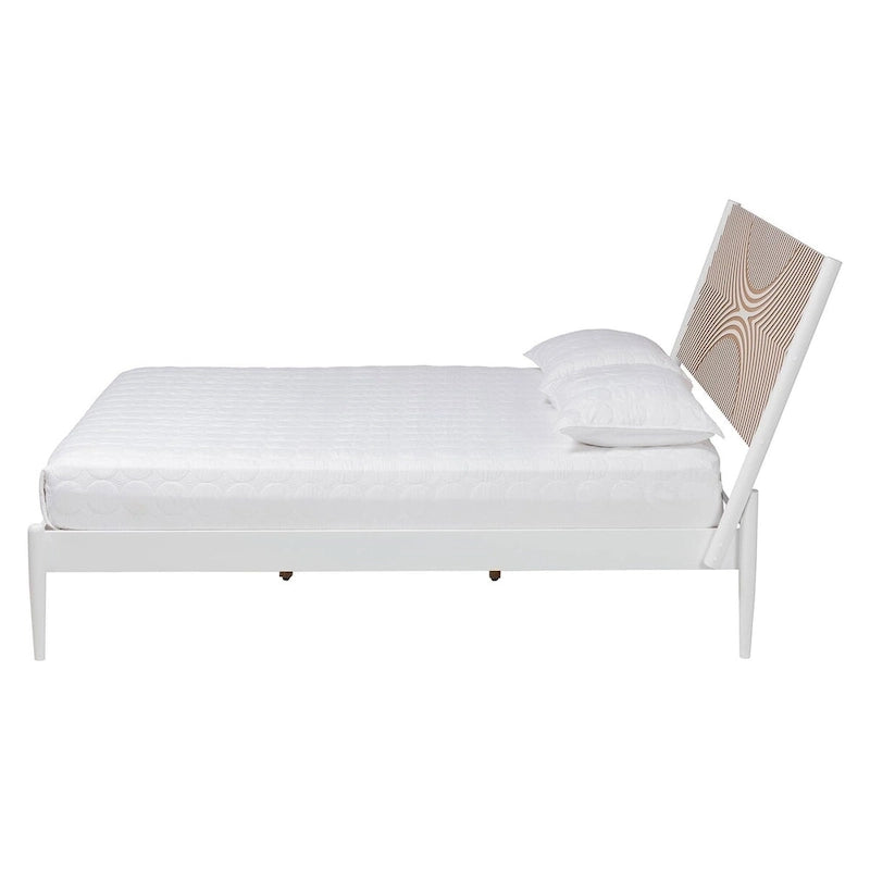 Plattformbett in Küstenstil, weiß, für Queensize-Matratze, mit geschnitztem, kontrastierendem Kopfteil
