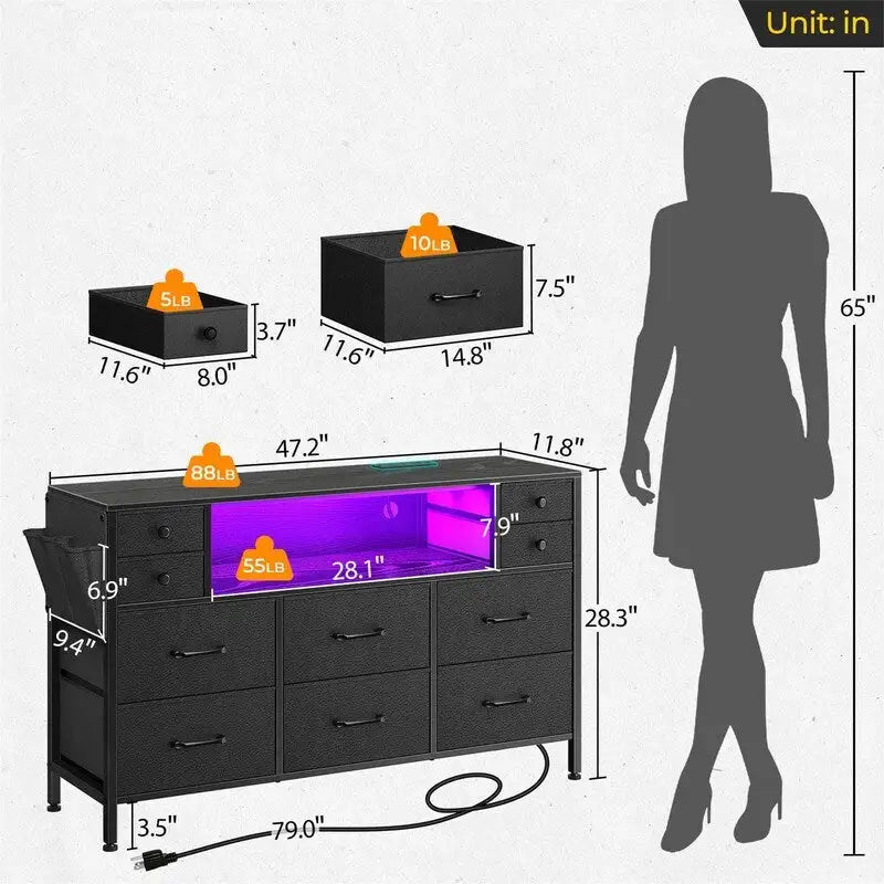 Kommode mit Steckdosen und LED-Leuchten
