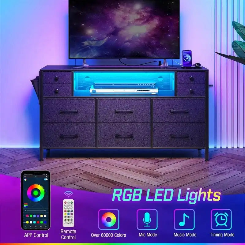 Kommode mit Steckdosen und LED-Leuchten