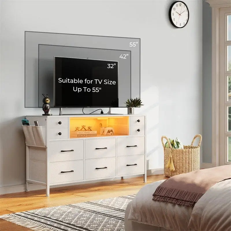 Kommode mit Steckdosen und LED-Leuchten