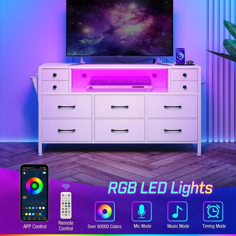 Kommode mit Steckdosen und LED-Leuchten