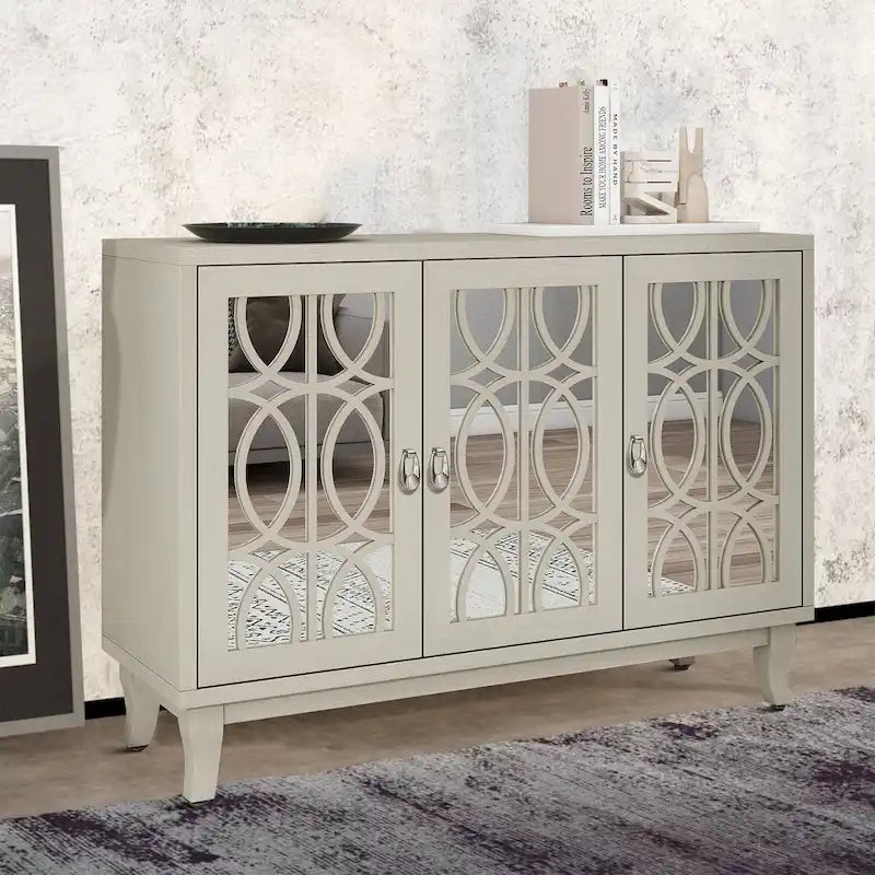 Modernes, elegantes Sideboard aus Holz mit drei Spiegelschranktüren