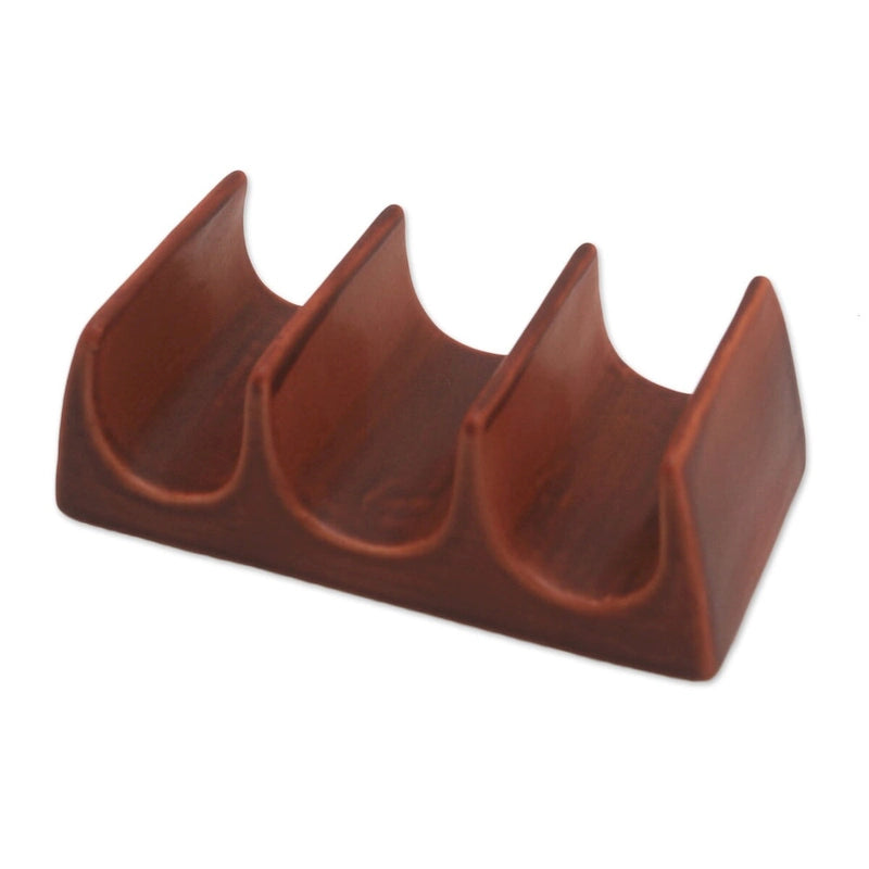 Soporte artesanal de cerámica para tacos con diseño de olas de Bali